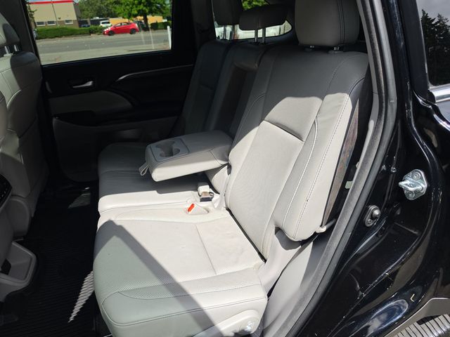 2018 Toyota Highlander Limited V6 FWD - 23042383 - 32