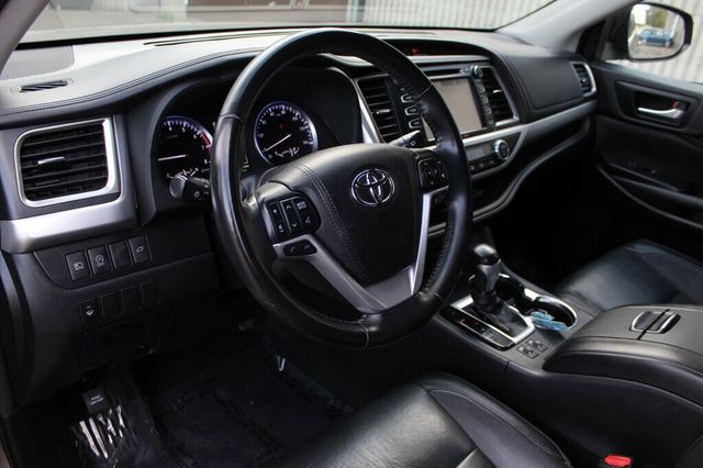 2018 Toyota Highlander ONE OWNER AWD XLE  W/ LEATHER, MOONROOF - 23080590 - 24