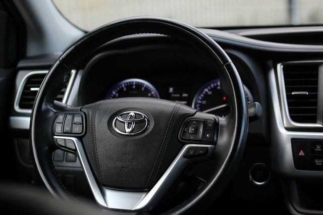 2018 Toyota Highlander ONE OWNER AWD XLE  W/ LEATHER, MOONROOF - 23080590 - 29