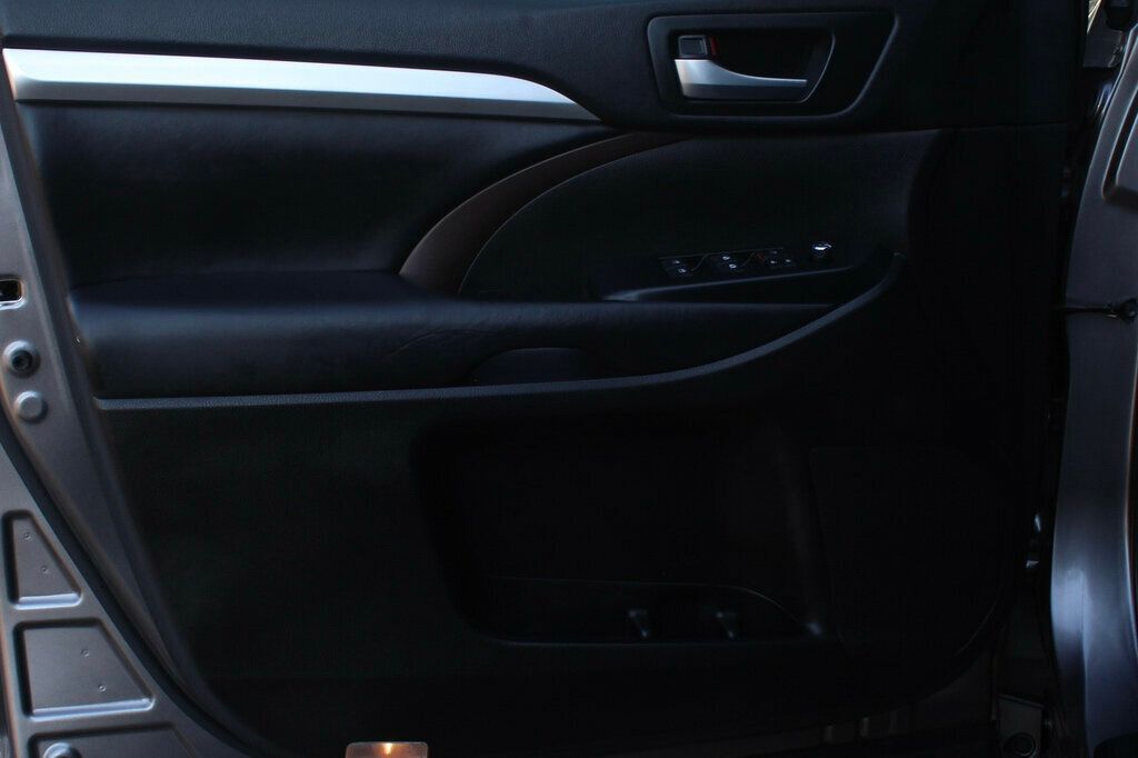 2018 Toyota Highlander XLE photo 21