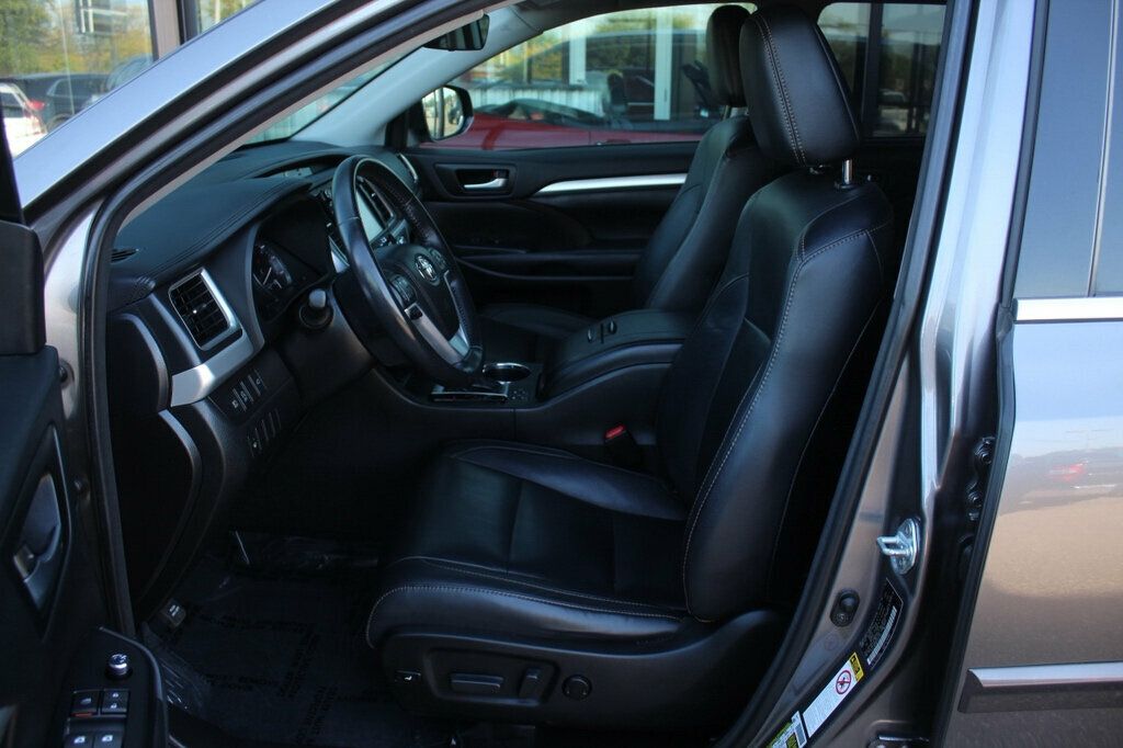 2018 Toyota Highlander XLE photo 24