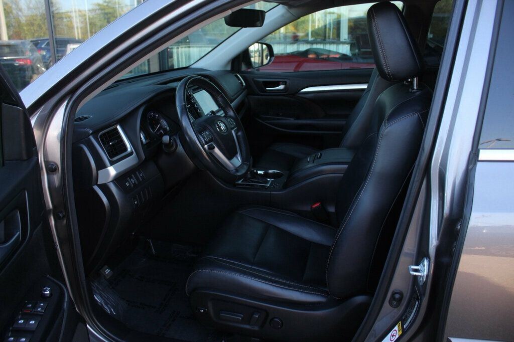 2018 Toyota Highlander XLE photo 25