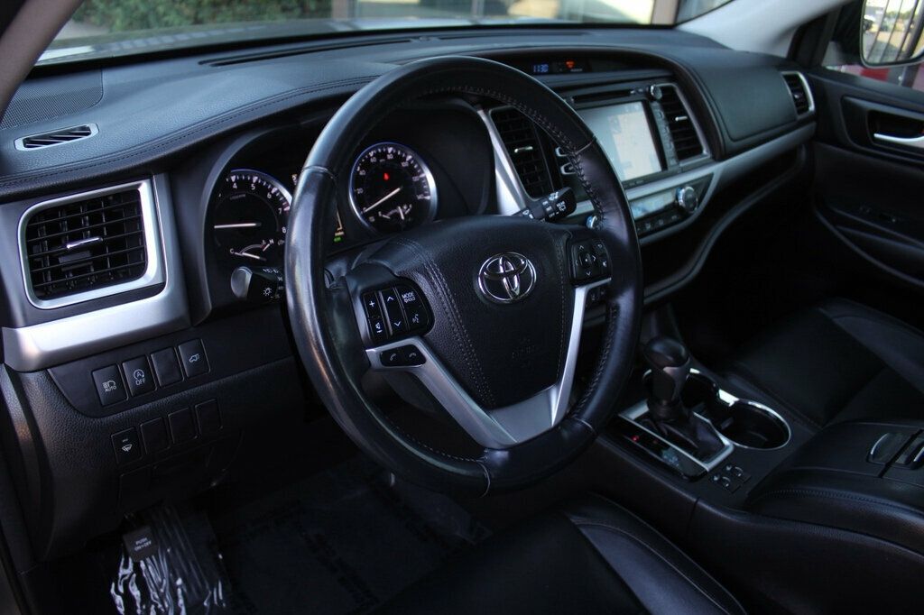 2018 Toyota Highlander XLE photo 26