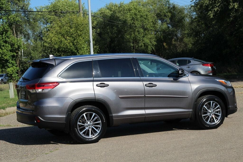 2018 Toyota Highlander XLE photo 3