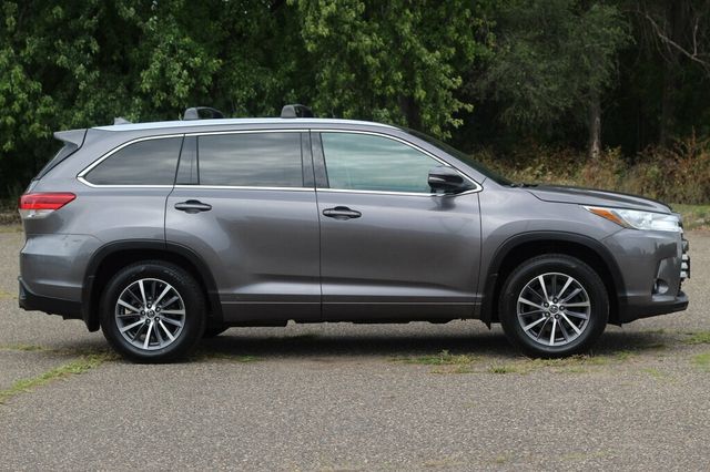 2018 Toyota Highlander ONE OWNER XLE W/ NAVIGATION, LEATHER, MOONROOF  - 23059274 - 1