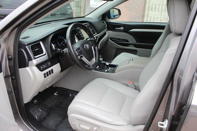2018 Toyota Highlander ONE OWNER XLE W/ NAVIGATION, LEATHER, MOONROOF  - 23059274 - 24