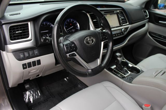 2018 Toyota Highlander ONE OWNER XLE W/ NAVIGATION, LEATHER, MOONROOF  - 23059274 - 25
