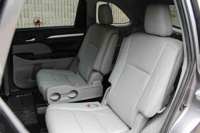 2018 Toyota Highlander ONE OWNER XLE W/ NAVIGATION, LEATHER, MOONROOF  - 23059274 - 28