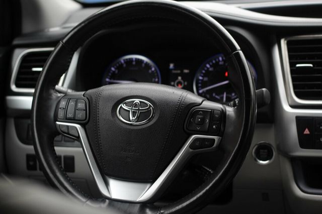 2018 Toyota Highlander ONE OWNER XLE W/ NAVIGATION, LEATHER, MOONROOF  - 23059274 - 30