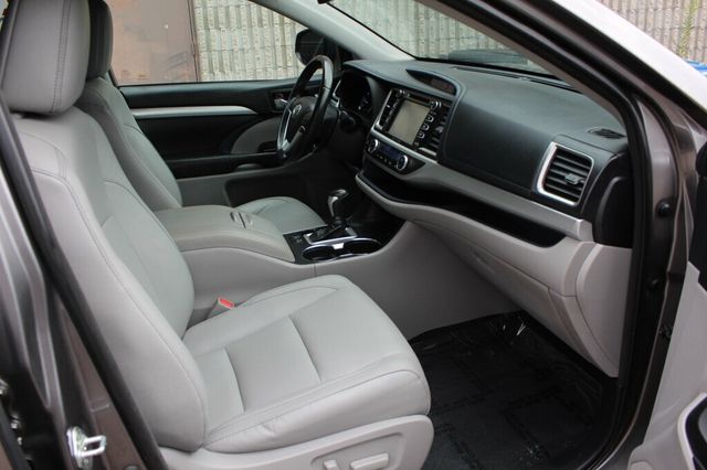 2018 Toyota Highlander ONE OWNER XLE W/ NAVIGATION, LEATHER, MOONROOF  - 23059274 - 7