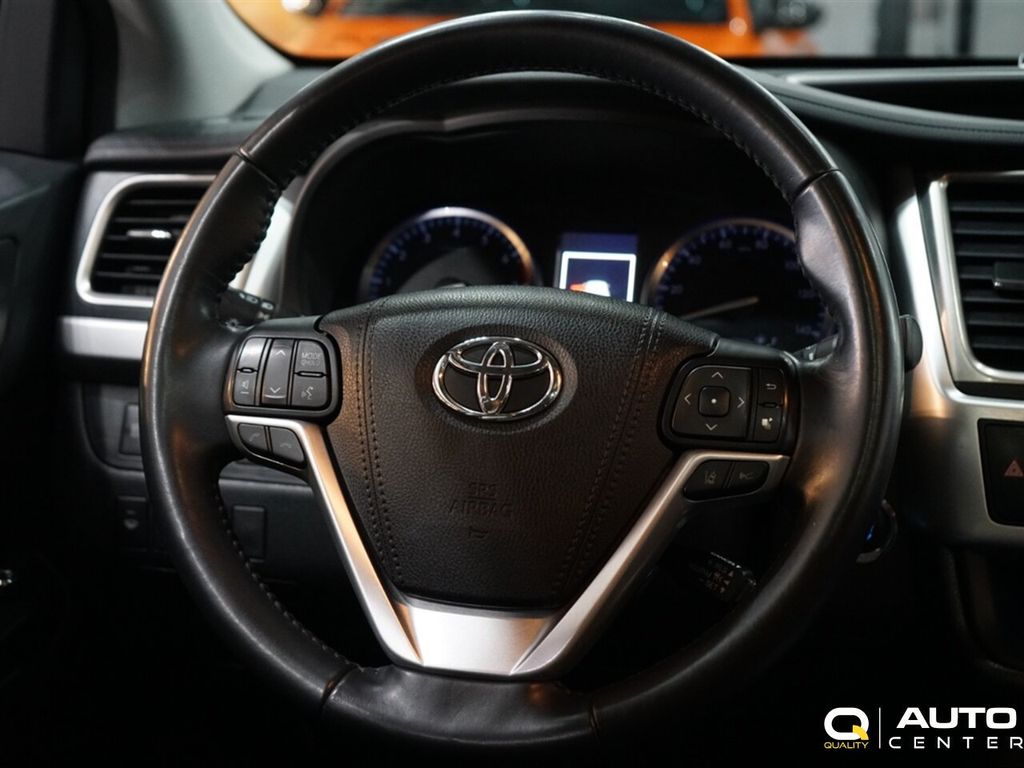 2018 Toyota Highlander SE V6 AWD - 22974761 - 19