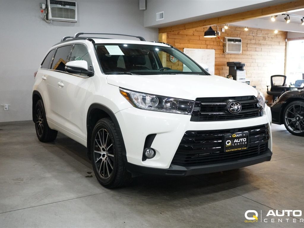 2018 Toyota Highlander SE V6 AWD - 22974761 - 2