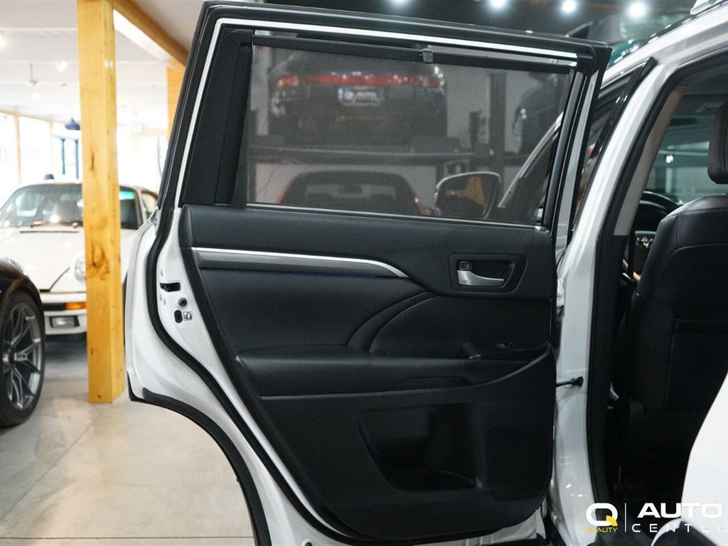 2018 Toyota Highlander SE V6 AWD - 22974761 - 30