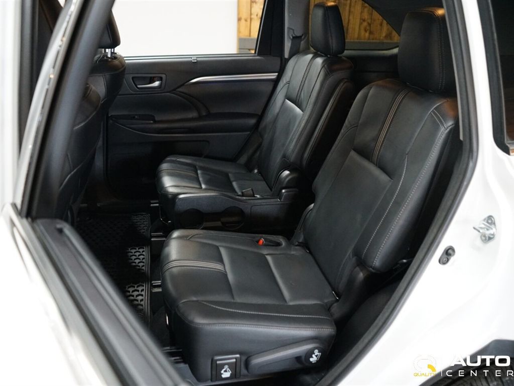 2018 Toyota Highlander SE V6 AWD - 22974761 - 31