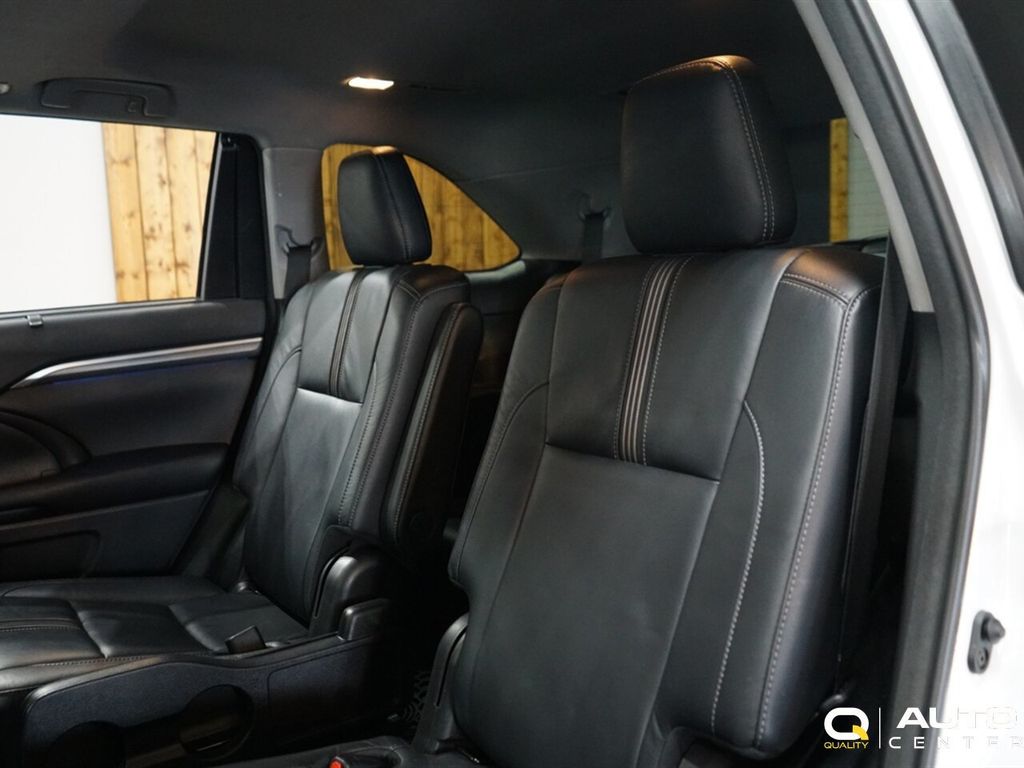 2018 Toyota Highlander SE V6 AWD - 22974761 - 32