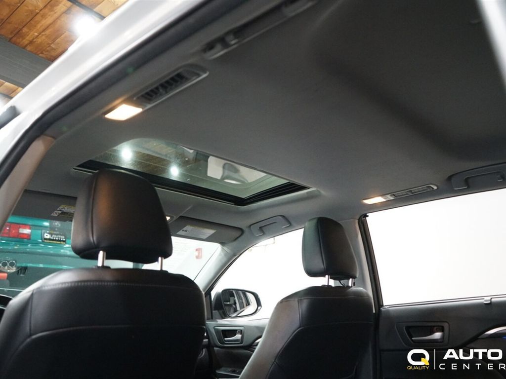 2018 Toyota Highlander SE V6 AWD - 22974761 - 36