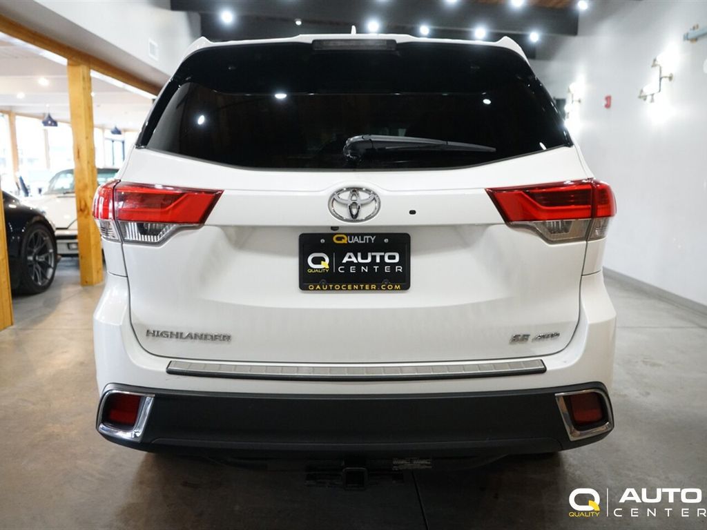 2018 Toyota Highlander SE V6 AWD - 22974761 - 4