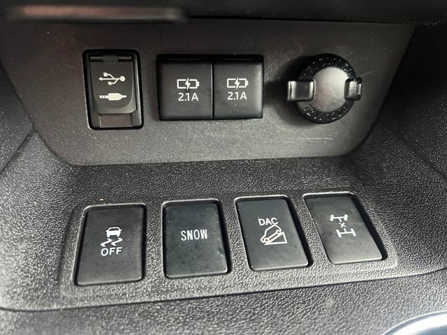 2018 Toyota Highlander SE V6 AWD - 22988299 - 29