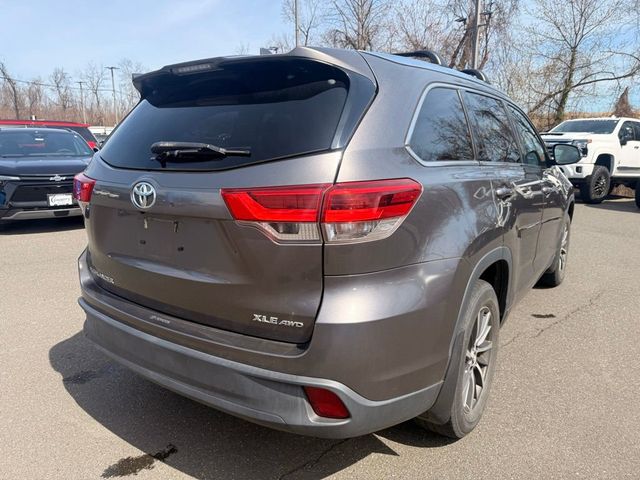 2018 Toyota Highlander XLE V6 AWD - 23001660 - 10