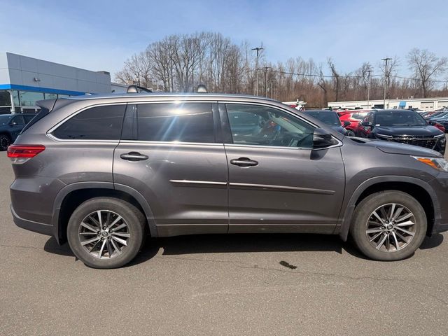 2018 Toyota Highlander XLE V6 AWD - 23001660 - 11