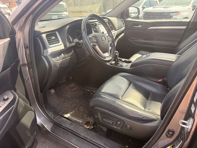 2018 Toyota Highlander XLE V6 AWD - 23001660 - 16