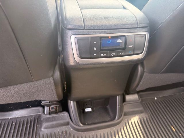 2018 Toyota Highlander XLE V6 AWD - 23001660 - 18