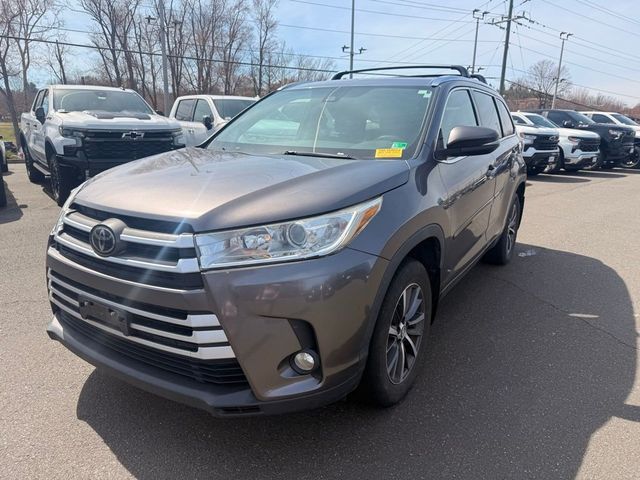 2018 Toyota Highlander XLE V6 AWD - 23001660 - 4