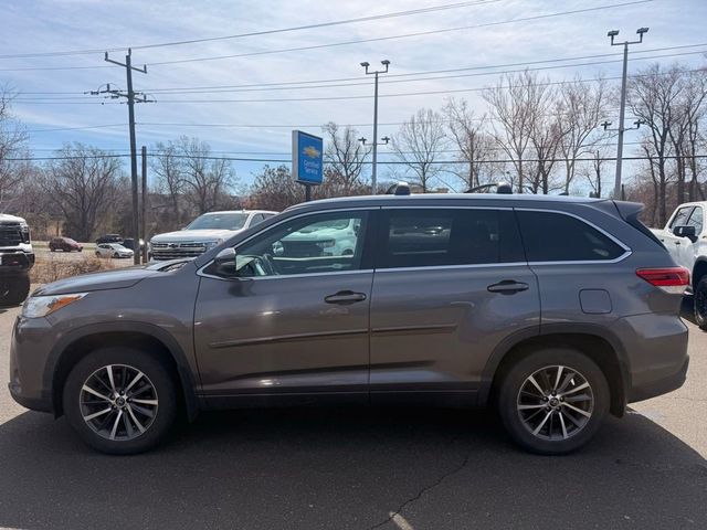 2018 Toyota Highlander XLE V6 AWD - 23001660 - 5