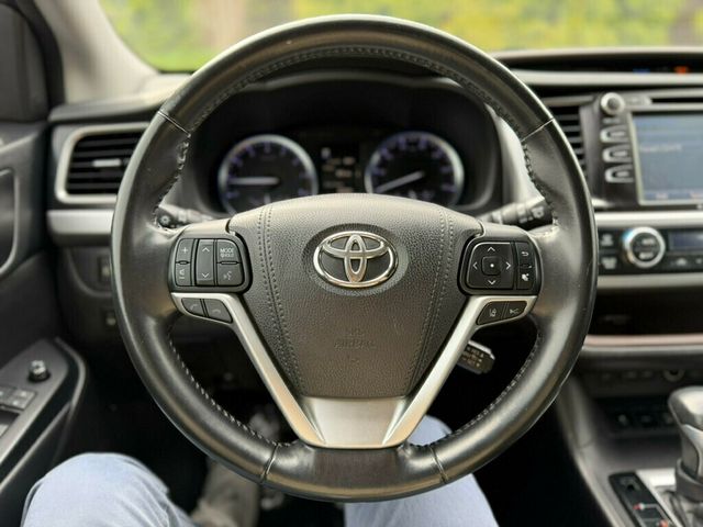 2018 Toyota Highlander XLE V6 AWD - 23002544 - 28