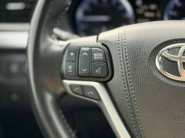 2018 Toyota Highlander XLE V6 AWD - 23002544 - 29