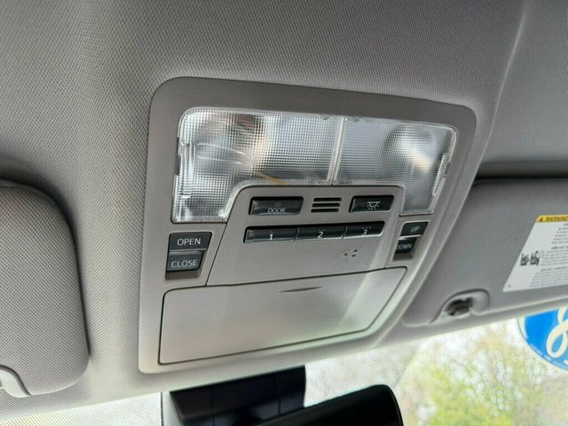 2018 Toyota Highlander XLE V6 AWD - 23002544 - 38