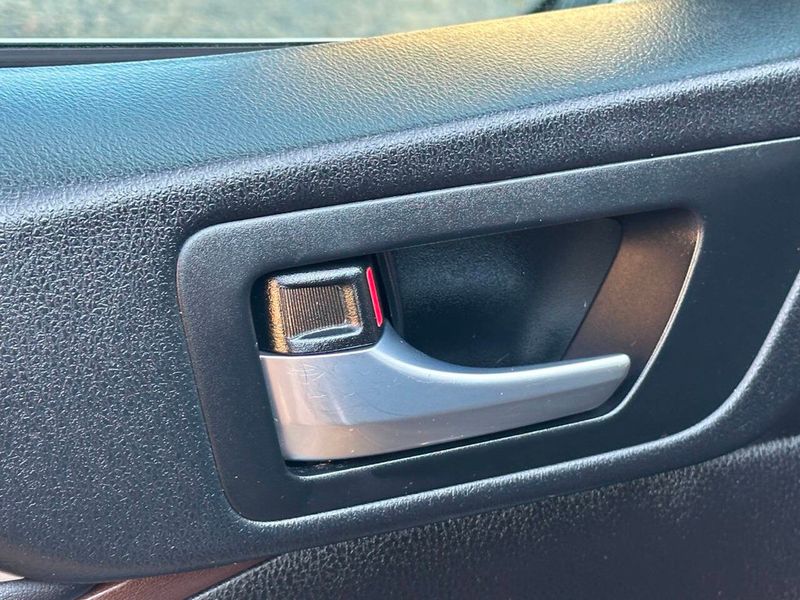 2018 Toyota Highlander XLE V6 AWD - 22916533 - 17