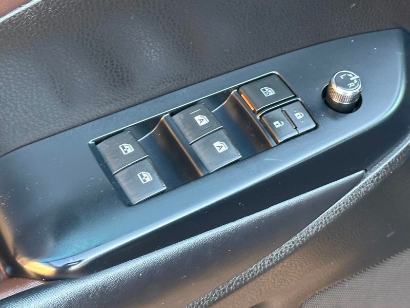 2018 Toyota Highlander XLE V6 AWD - 22916533 - 18