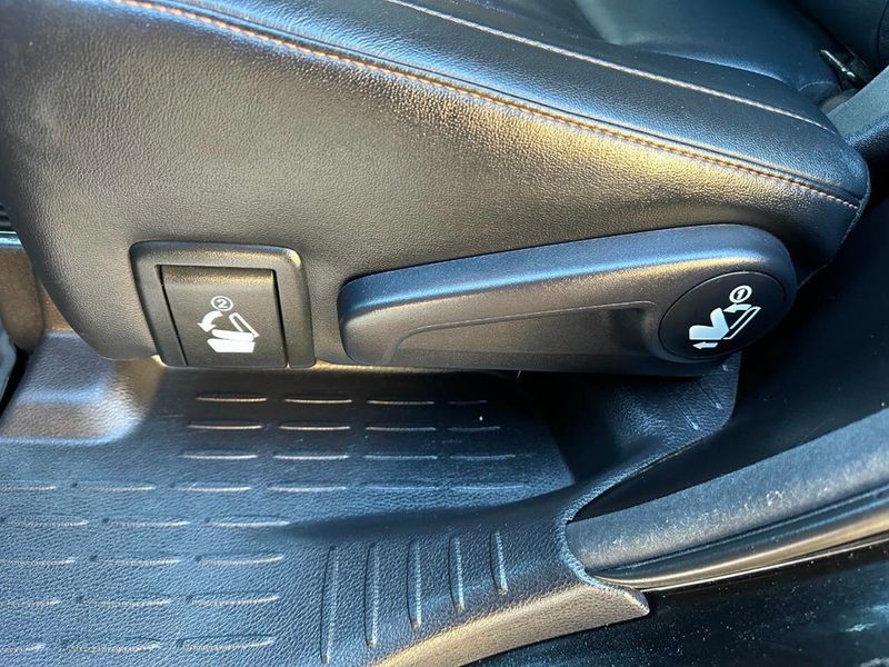 2018 Toyota Highlander XLE V6 AWD - 22916533 - 27