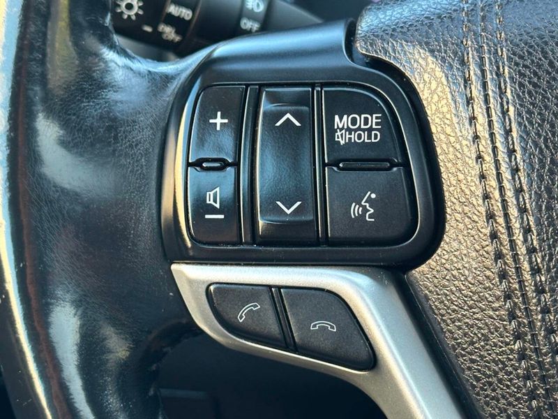 2018 Toyota Highlander XLE V6 AWD - 22916533 - 45