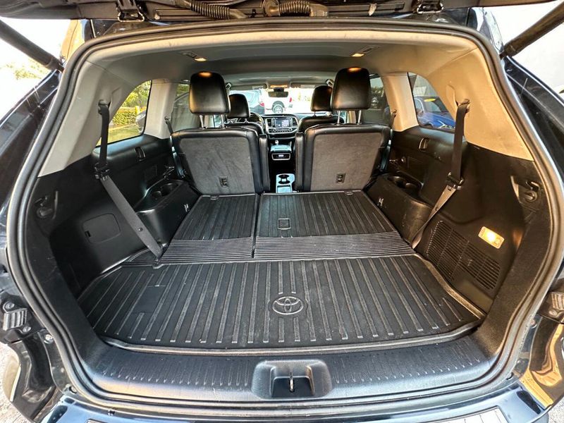 2018 Toyota Highlander XLE V6 AWD - 22916533 - 6