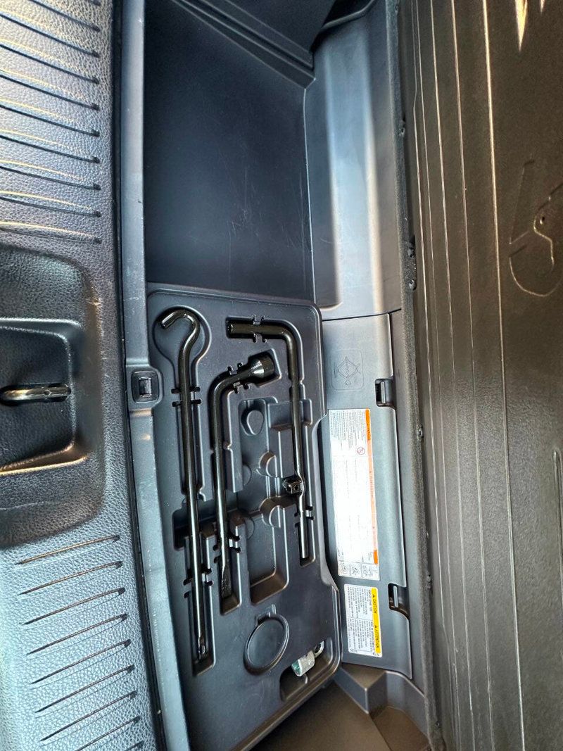 2018 Toyota Highlander XLE V6 AWD - 22916533 - 7