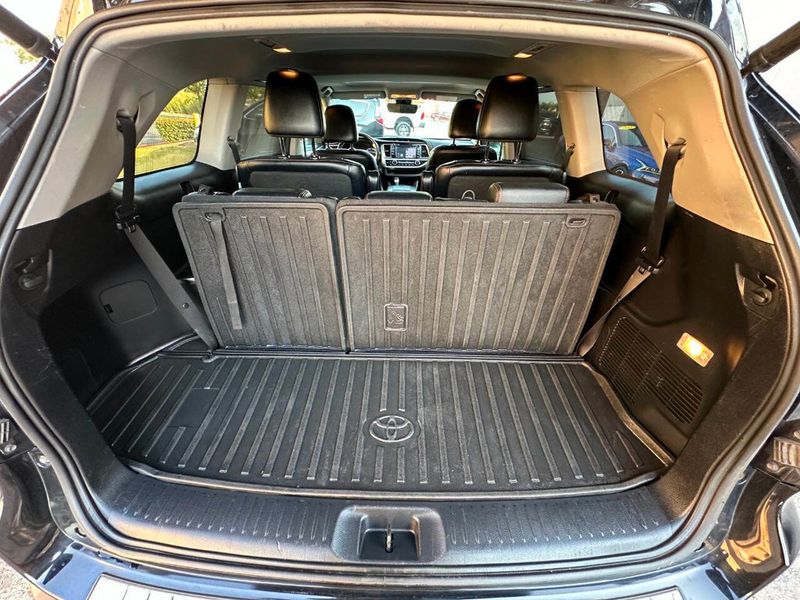 2018 Toyota Highlander XLE V6 AWD - 22916533 - 8