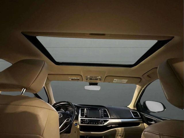 2018 Toyota Highlander XLE V6 AWD - 22937884 - 15