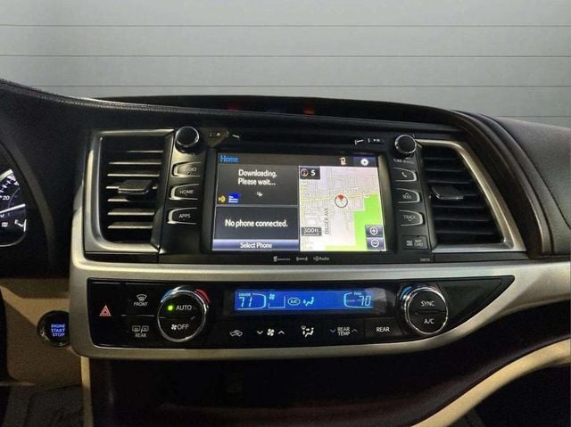 2018 Toyota Highlander XLE V6 AWD - 22937884 - 20