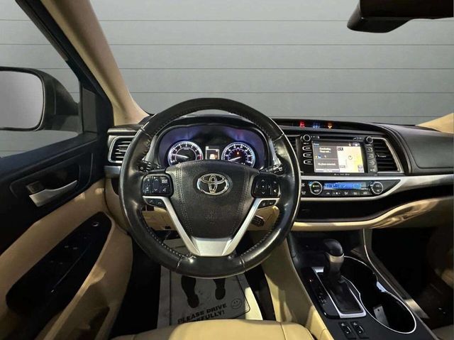 2018 Toyota Highlander XLE V6 AWD - 22937884 - 26