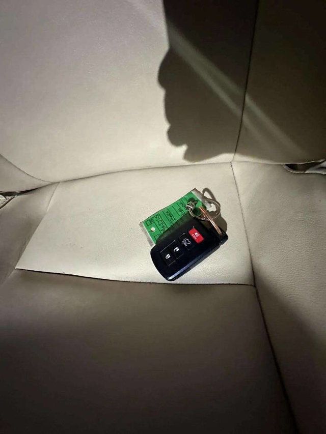 2018 Toyota Highlander XLE V6 AWD - 22937884 - 34