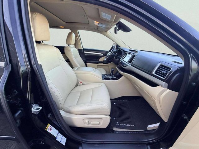 2018 Toyota Highlander XLE V6 AWD - 23036125 - 37