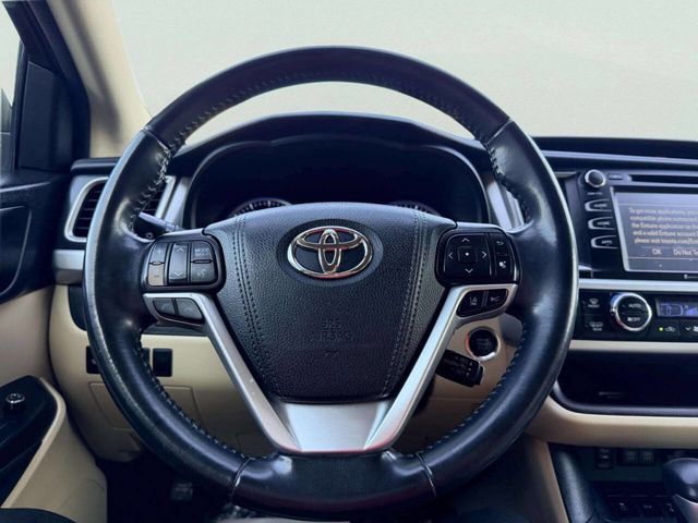 2018 Toyota Highlander XLE V6 AWD - 23036125 - 38