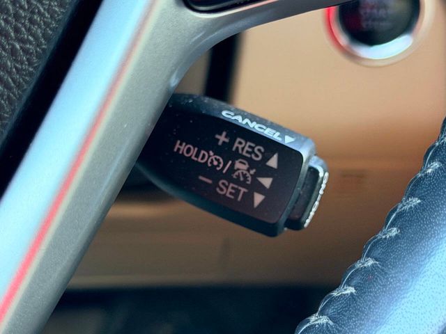 2018 Toyota Highlander XLE V6 AWD - 23036125 - 40