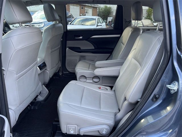 2018 Toyota Highlander XLE V6 AWD - 22924288 - 13