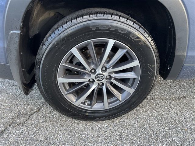 2018 Toyota Highlander XLE V6 AWD - 22924288 - 19