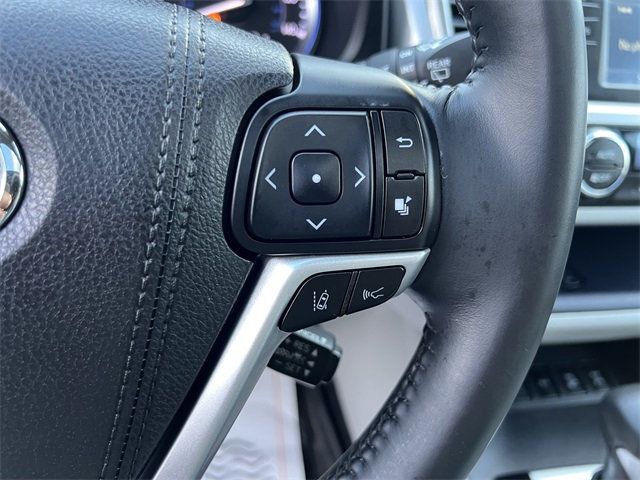 2018 Toyota Highlander XLE V6 AWD - 22924288 - 25