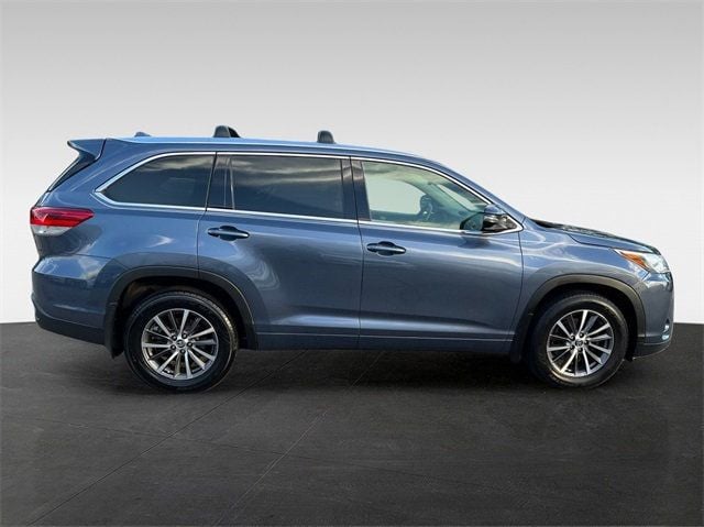2018 Toyota Highlander XLE V6 AWD - 22924288 - 5