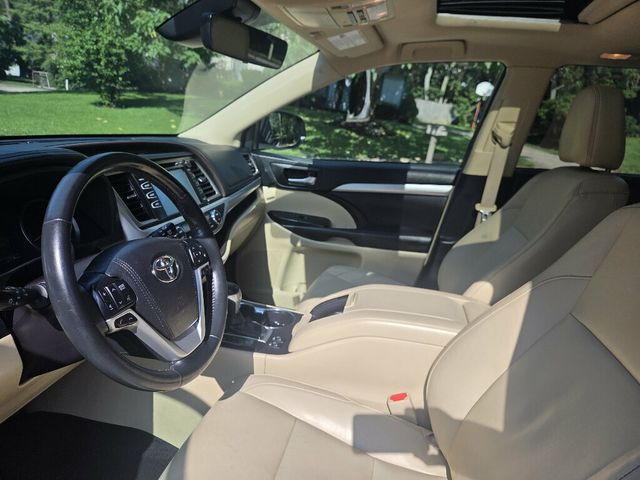 2018 Toyota Highlander XLE V6 AWD - 23047095 - 9